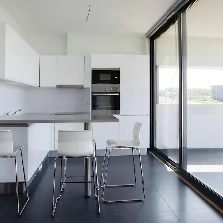 In Portugal With Sea View & Pool Villa