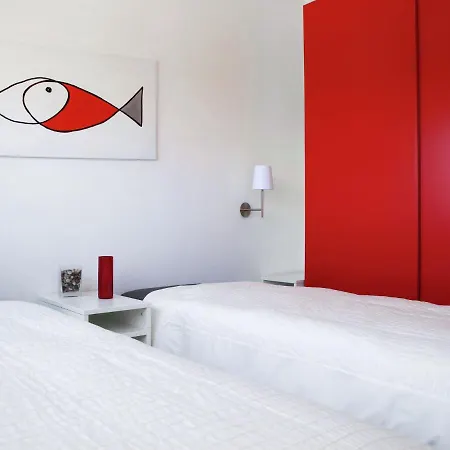 Villa In Portugal With Sea View & Pool *