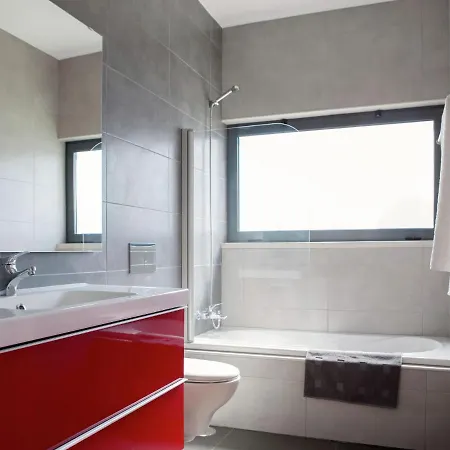 In Portugal With Sea View & Pool