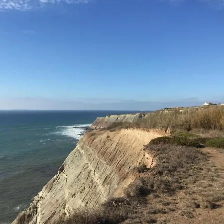 In Portugal With Sea View & Pool Villa