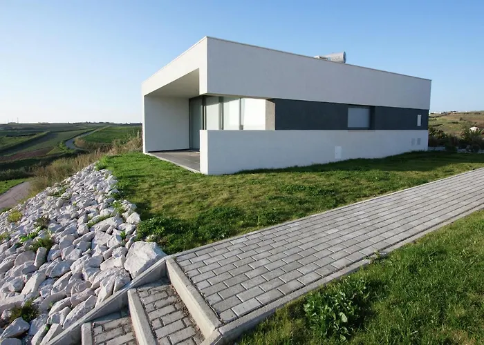 וילה In Portugal With Sea View & Pool לוריניה