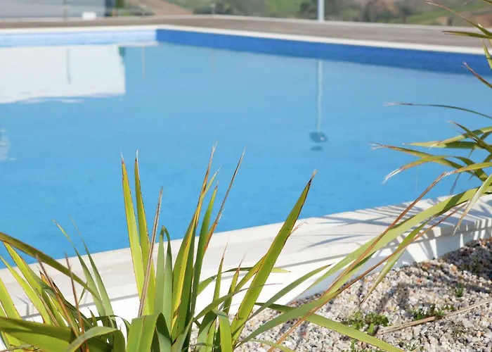 In Portugal With Sea View & Pool וילה