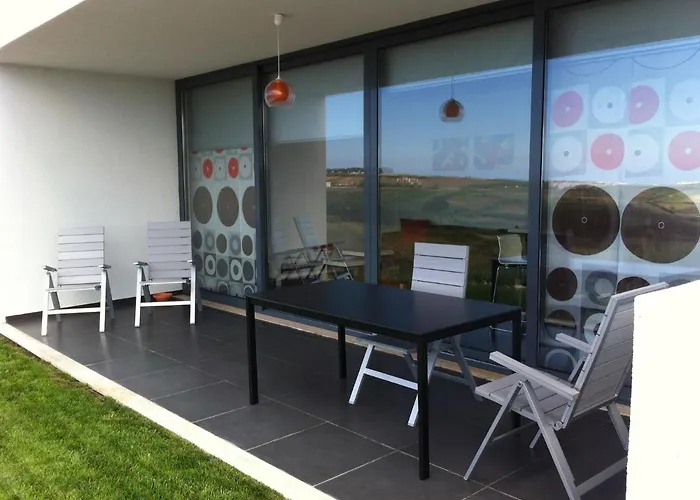 In Portugal With Sea View & Pool וילה לוריניה