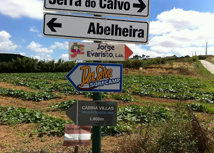 In Portugal With Sea View & Pool וילה לוריניה