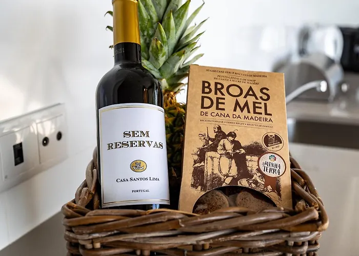 In Portugal With Sea View & Pool * לוריניה